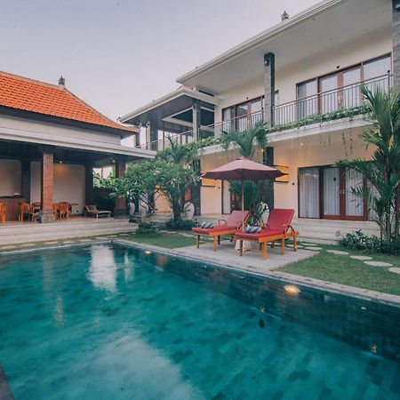 Cucukan Beach Guest House Gianyar  Bagian luar foto