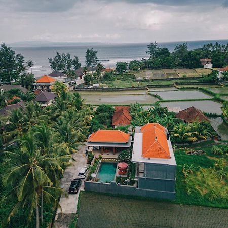 Cucukan Beach Guest House Gianyar  Bagian luar foto